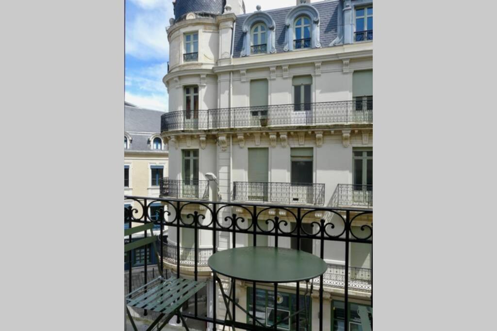 Magnolia : Superbe Deux-Pieces Quartier Du Chateau ポー エクステリア 写真