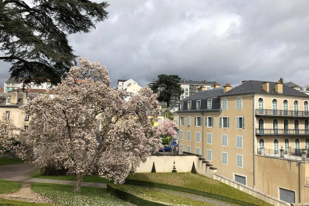Magnolia : Superbe Deux-Pieces Quartier Du Chateau ポー エクステリア 写真